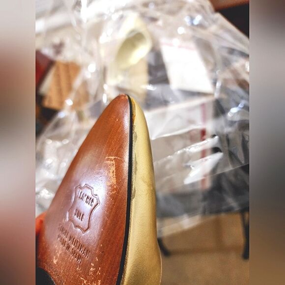 Stuart Weitzman   - Picture 11 of 11